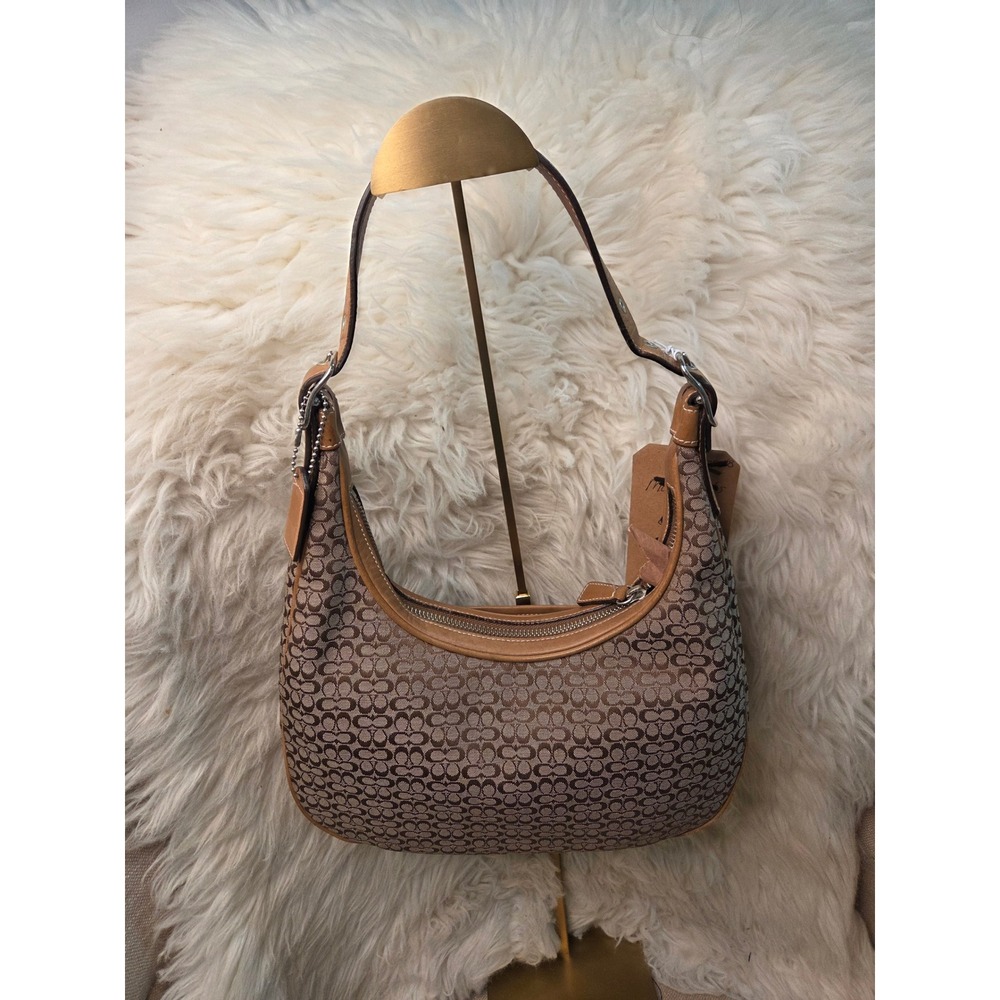V110 Coach Signature Hobo Vintage
